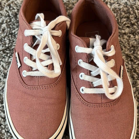 Vans - Picture 8 of 9